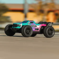 Arrma Mini Kraton 4X4 3S DSC 1/16 - Monster Truck RC Brushless - Rose (Pack Complet avec Batterie et Chargeur) ARA2508ST2