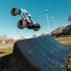 Arrma Mini Kraton 4X4 3S DSC 1/16 - Monster Truck RC Brushless - Rose (Pack Complet avec Batterie et Chargeur) ARA2508ST2