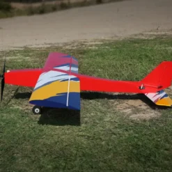 Avion OMPHOBBY Challenger Rouge env 1,25m PNP