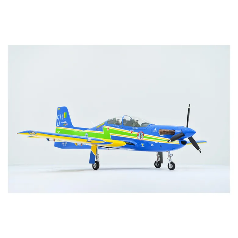 Avion Phoenix Model -TUCANO TURBOPROP 2,567m 101" W/Electric Retract ARF COMPOSITE