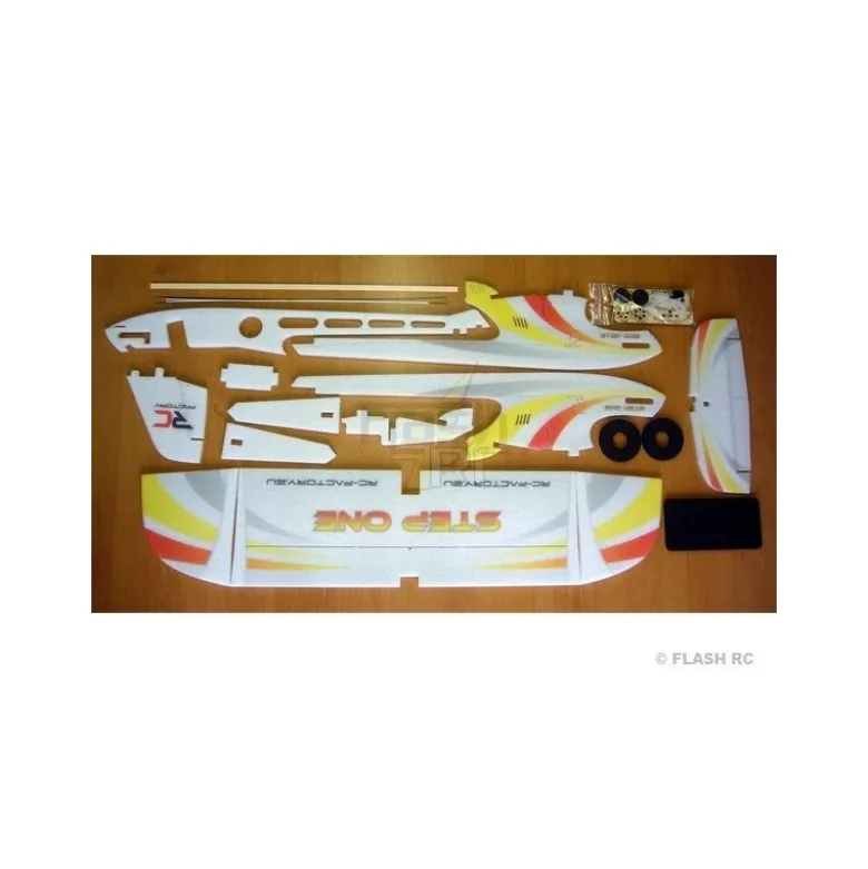 Avion RC Factory Step-One env.0.85m