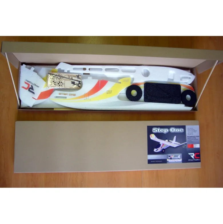 Avion RC Factory Step One Rose env. 0.85m