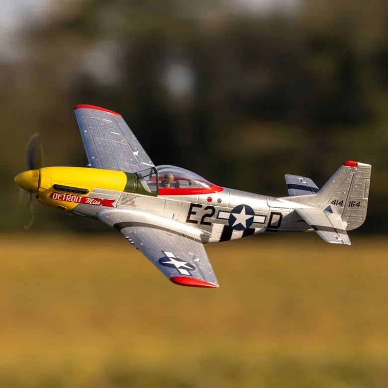 Avion UMX P-51D Mustang “Detroit Miss” BNF Basic avec AS3X et SAFE Select