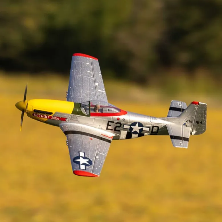 Avion UMX P-51D Mustang “Detroit Miss” BNF Basic avec AS3X et SAFE Select