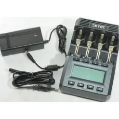 Chargeur Accu Universel MC3000 12V/220V SKYRC