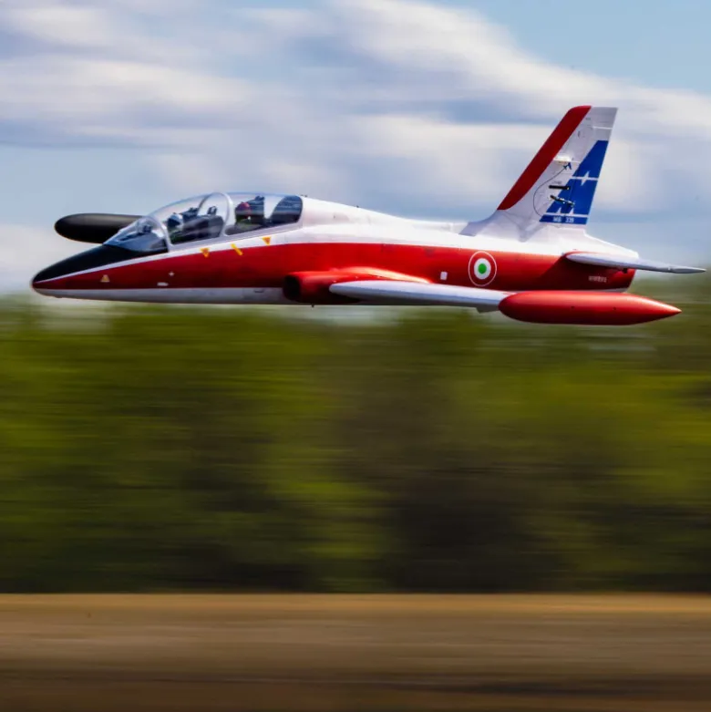 Jet Aermacchi MB-339 60-85N maquette militaire ARF Turbine Kéro ARF, 84" (2134 mm )