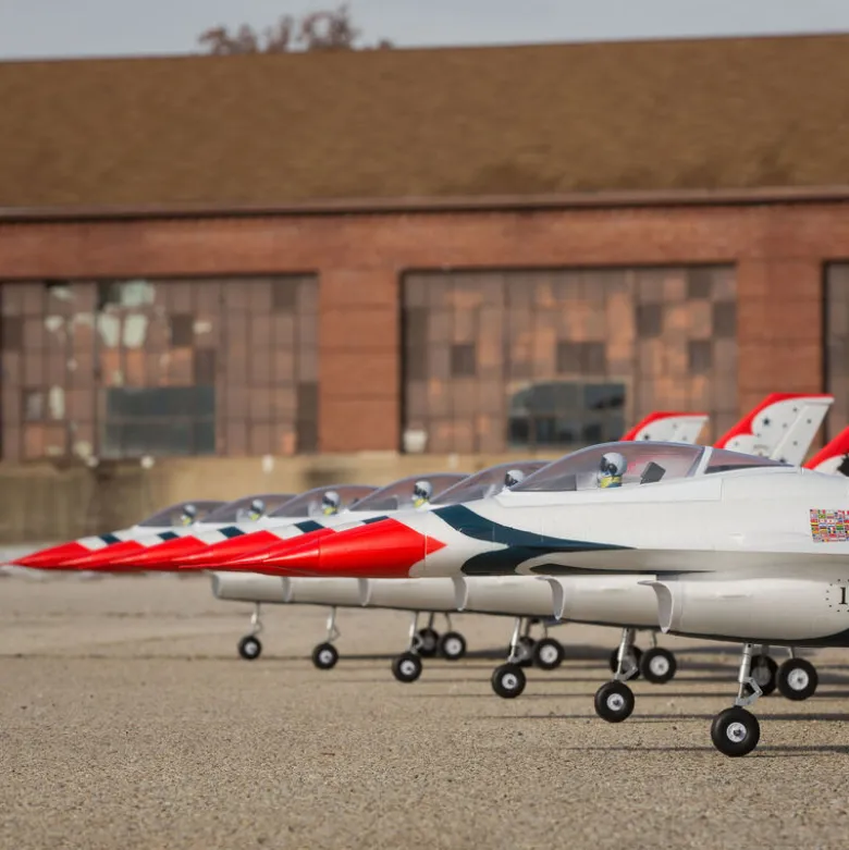 Jet F-16 Thunderbirds 70mm EDF Jet BNF Basic avec AS3X et SAFE Select