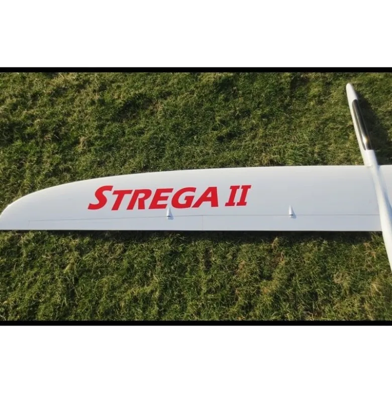 Strega 2 Full carbone env. 2.73m blanc & rouge RCRCM